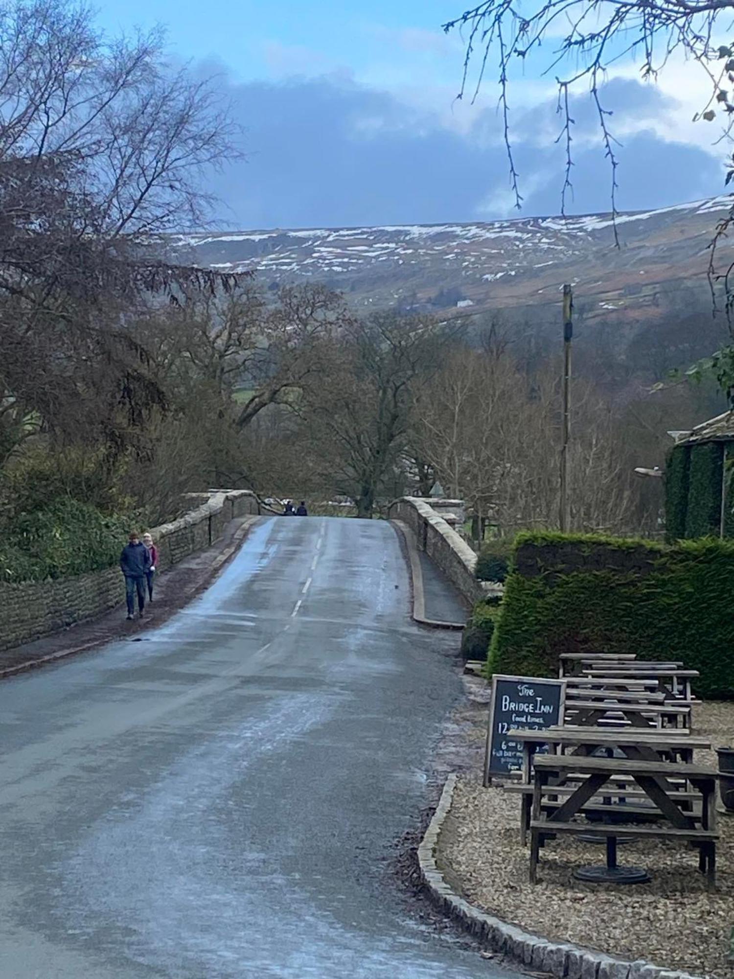 The Bridge Inn Reeth Extérieur photo