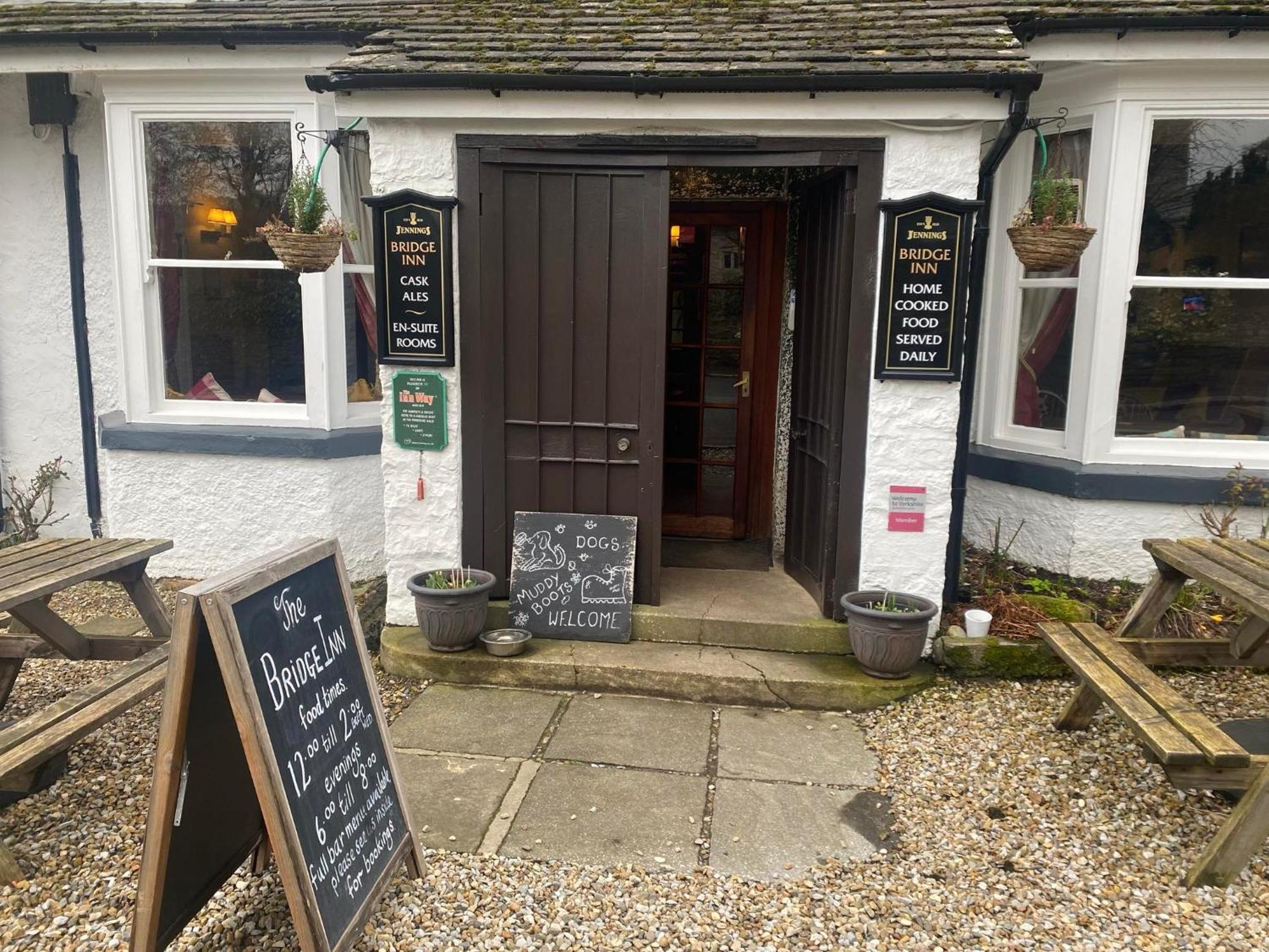 The Bridge Inn Reeth Extérieur photo